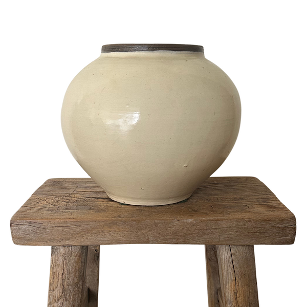 Primitive Short Beige Pot with Brown Rim