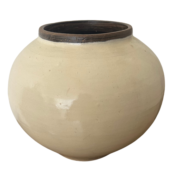 Primitive Short Beige Pot with Brown Rim