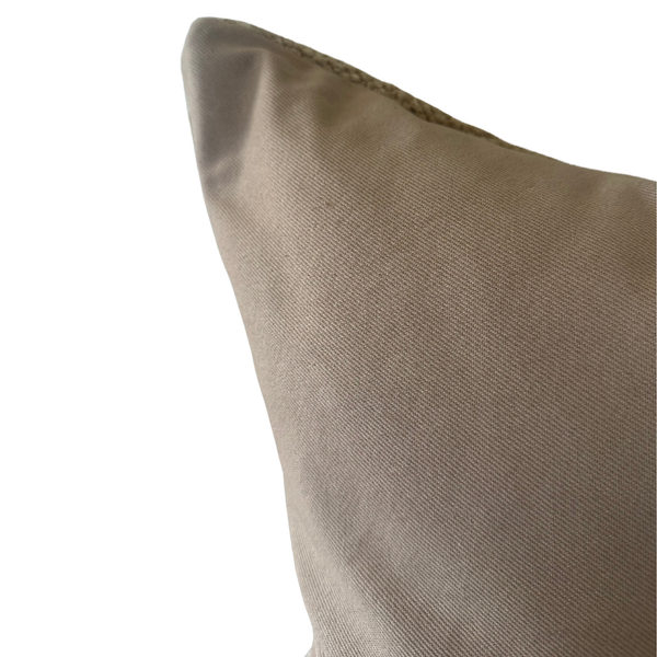 Quinn Kendar Pillow - 20 x 20